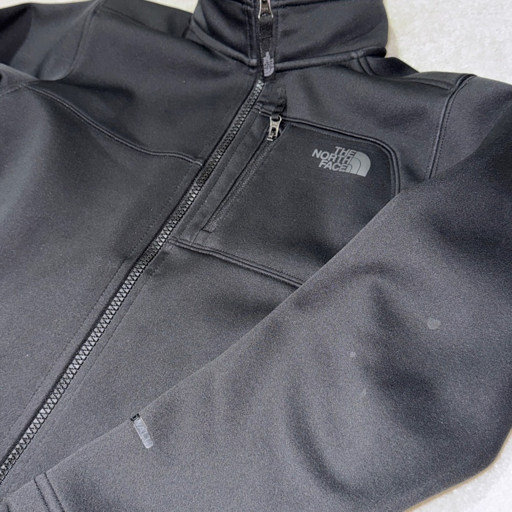 The North Face boys Black Performance Jacket - Picture 4 of 10